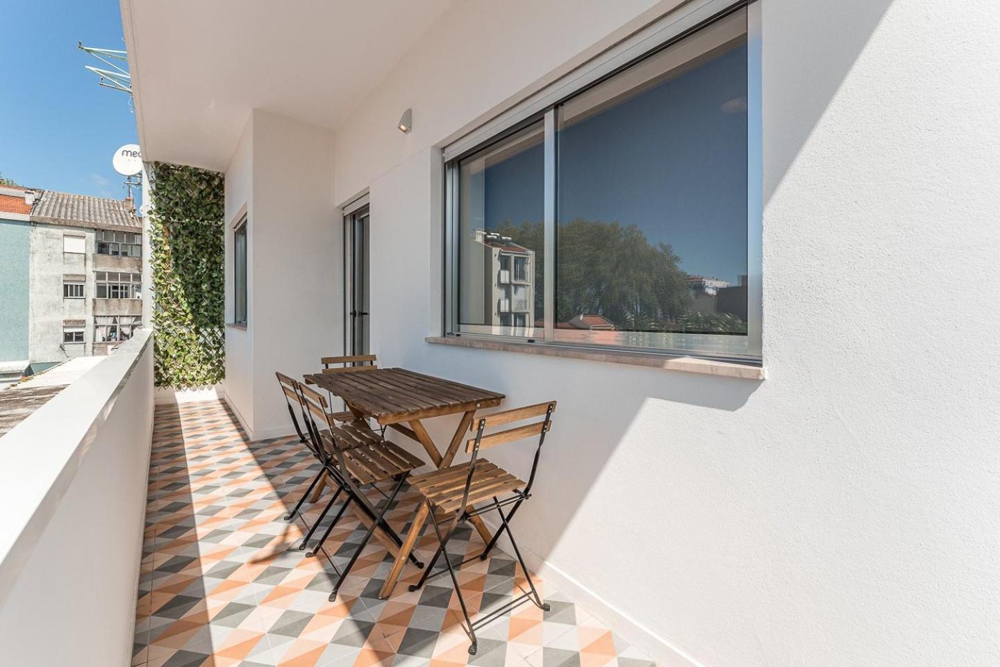 Guestready - City Retreat With A Balcony OOporto Exteriör bild